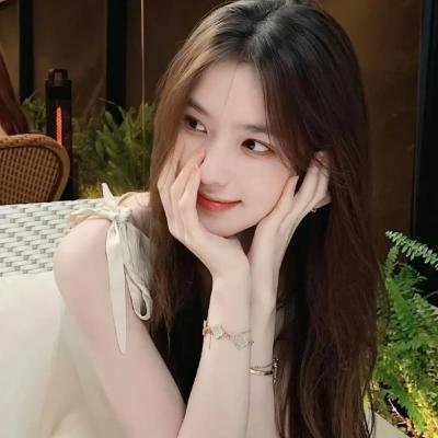 龙纹身的女孩